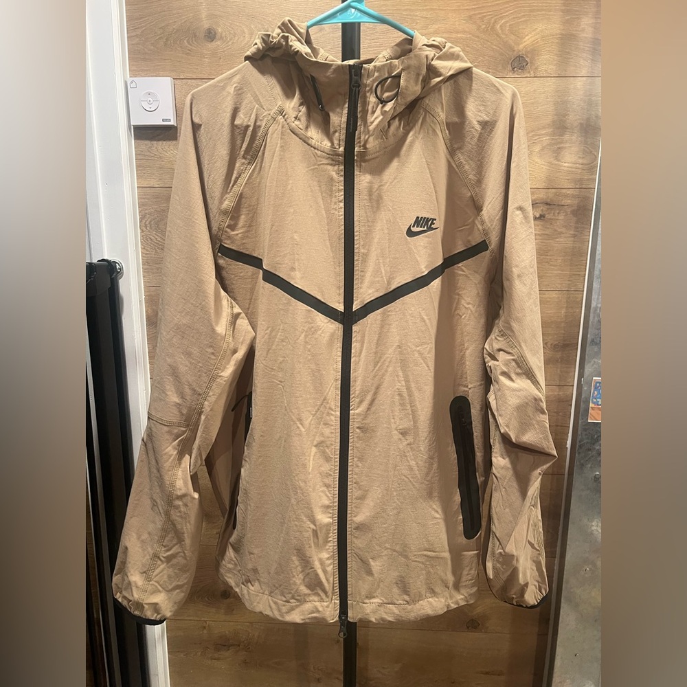 Nike Windrunner Jacket Parachute Beige Men’s Medium NWOT